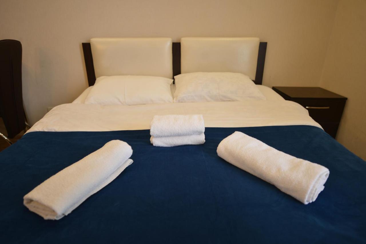 Orbi Apartament Appartamento Angisa Esterno foto