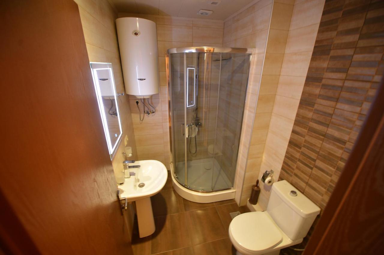 Orbi Apartament Appartamento Angisa Esterno foto